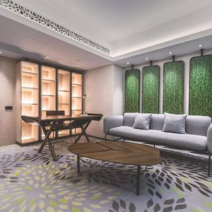 Oasis Avenue-A Gdh Hotel